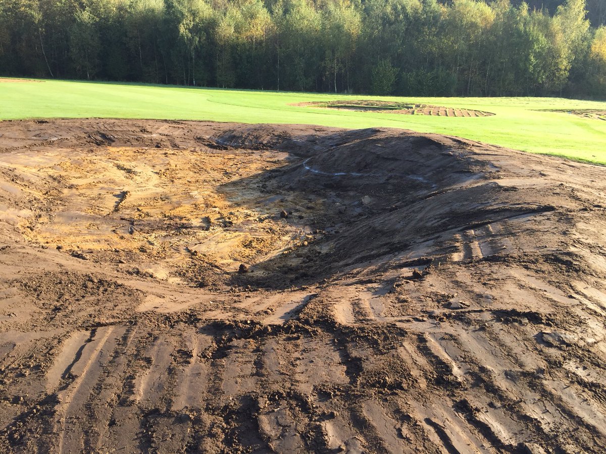 cc_golfscapes's tweet image. Great first day @SandburnGolf #bunkerconstruction #dryconditions