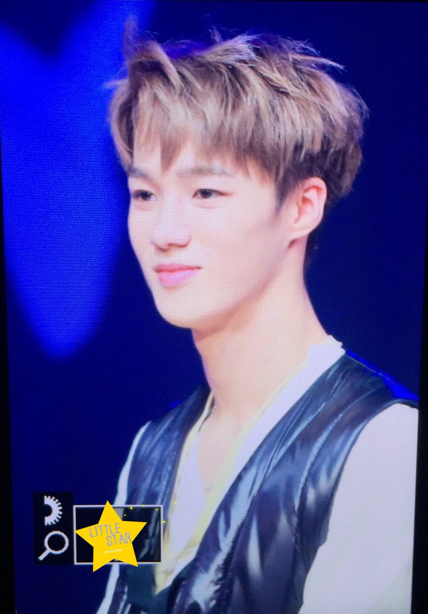 960501net_'s tweet photo. 171018 She's Mine 미리보show

#에이노 #Ayno #노윤호 #VAV #브이에이브이 #ShesMine #쉬즈마인  @VAV_official https://t.co/EDXJaEQ4TZ