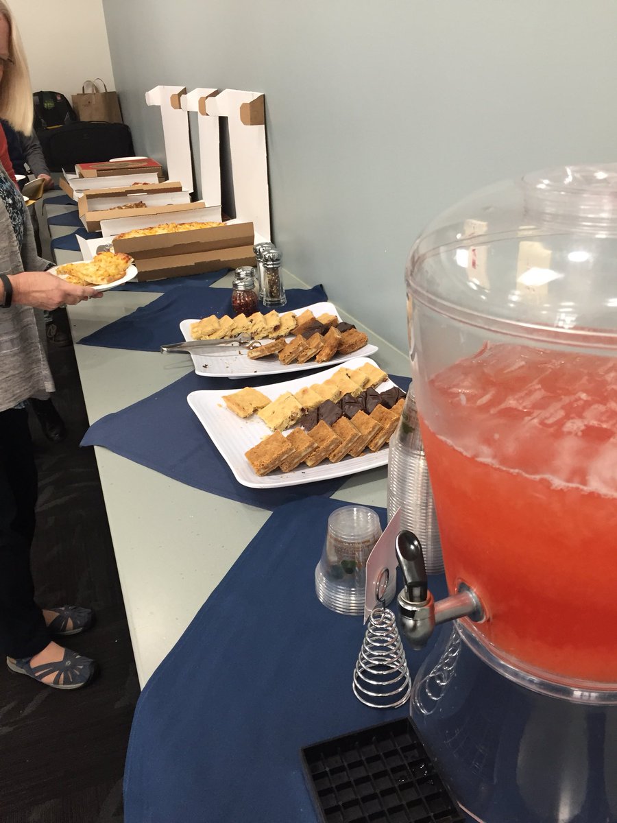 AshleyVandy1's tweet photo. Fill up on the essentials while tuning into the topic of on-campus housing. #CJ260 #FreeFood #ComeOneComeAll https://t.co/UlRJtei9yO