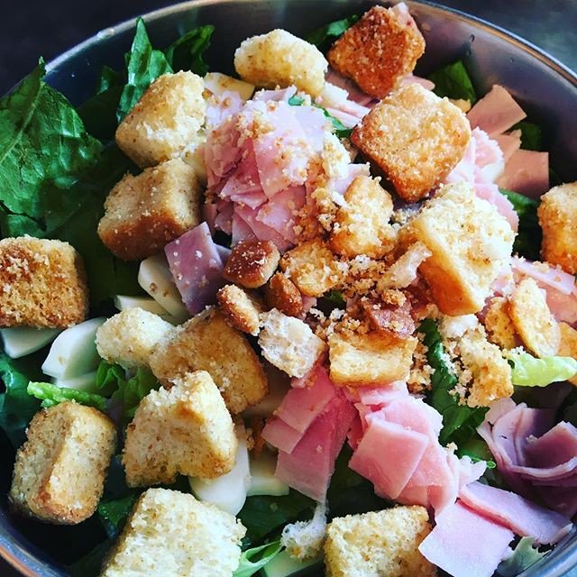 lgta2018's tweet photo. Reposting @thesavvycouple:
Love me some fresh green salad 🥗 for lunch. What are you eating today? #food #yum #salad #green #love #health https://t.co/Vom1VaPhw9