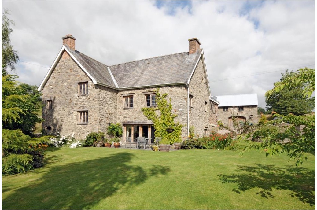 RBBProperty's tweet photo. See this faithfully restored 16th century #home with incredible development opportunities! #Property https://t.co/7lNpmUJDE5 https://t.co/Sn8zZw64Ea