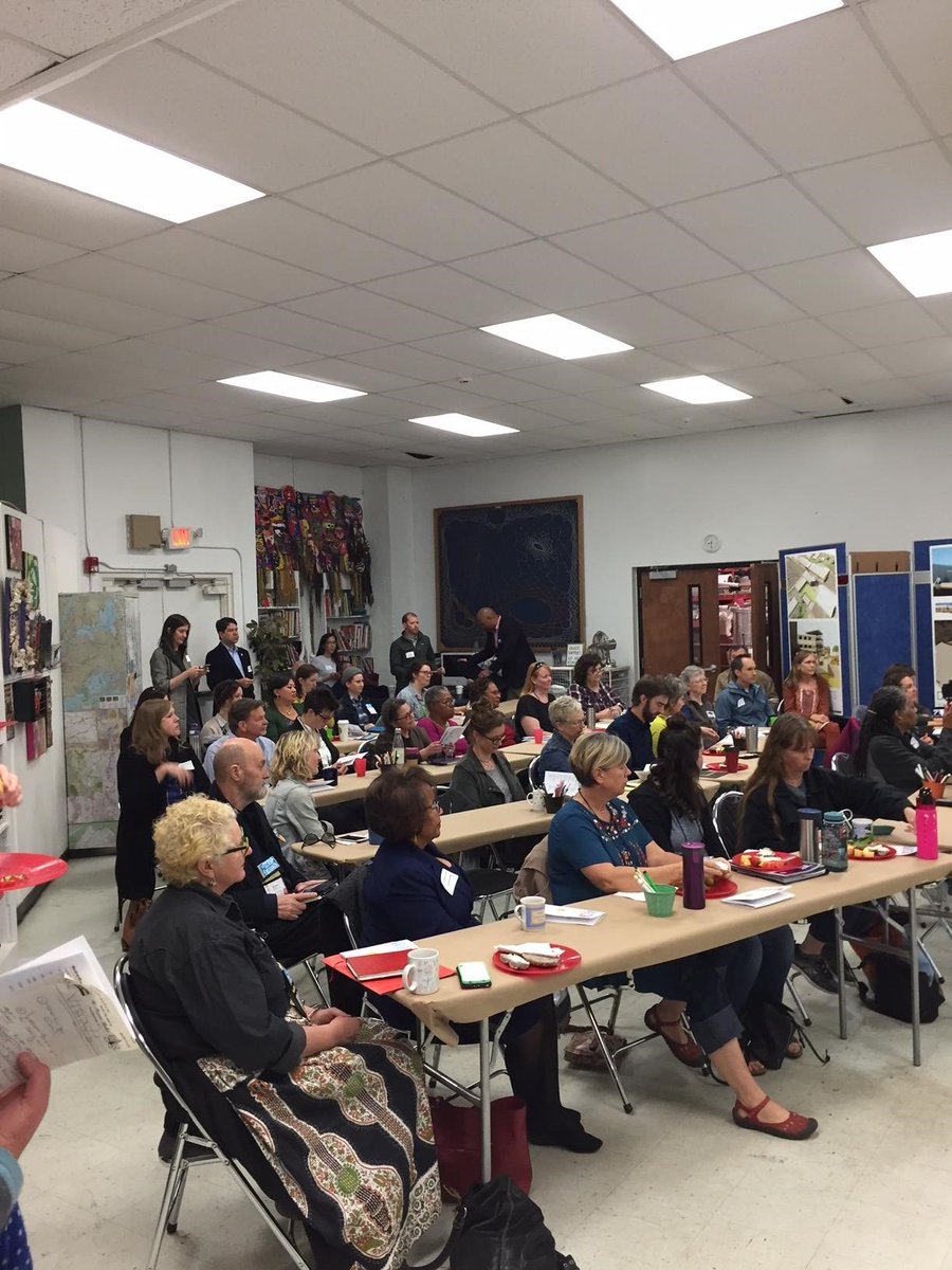 scrapexchange's tweet photo. Packed house for our inaugural #CreativeReuseCON with attendees from 17 US States, Canada & Australia! https://t.co/wDgnbHuoFW