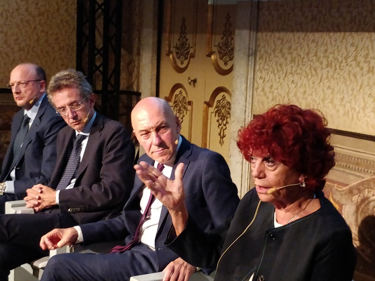 ORazionali's tweet photo. .@valeriafedeli "La quarta rivoluzione digitale ha cambiato i modi di comunicare, la formazione, l'impresa e l'apprendimento cognitivo" https://t.co/Ct4ZuM6Jhh