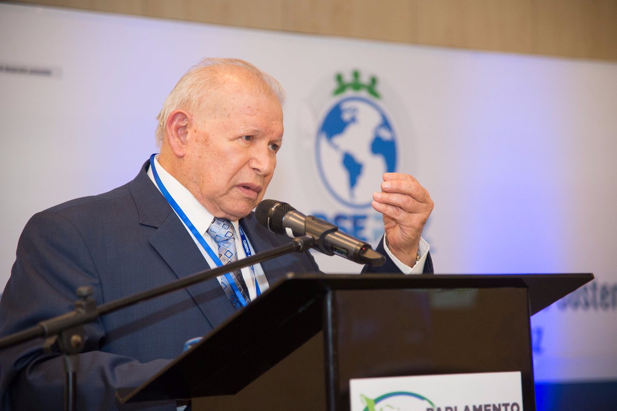 embajadaporpaz's tweet photo. Miguel Bermudez: Hay que hacer que estos jóvenes usen toda su energía en beneficio propio, de su familia y de la sociedad. #CUMIPAZ https://t.co/jt0J3JAAjq