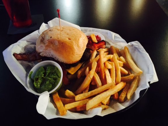 bar_nicks's tweet photo. Come out to Nick’s today to enjoy our yummy cheeseburger for only $5.99! https://t.co/8f6YVRCO8L