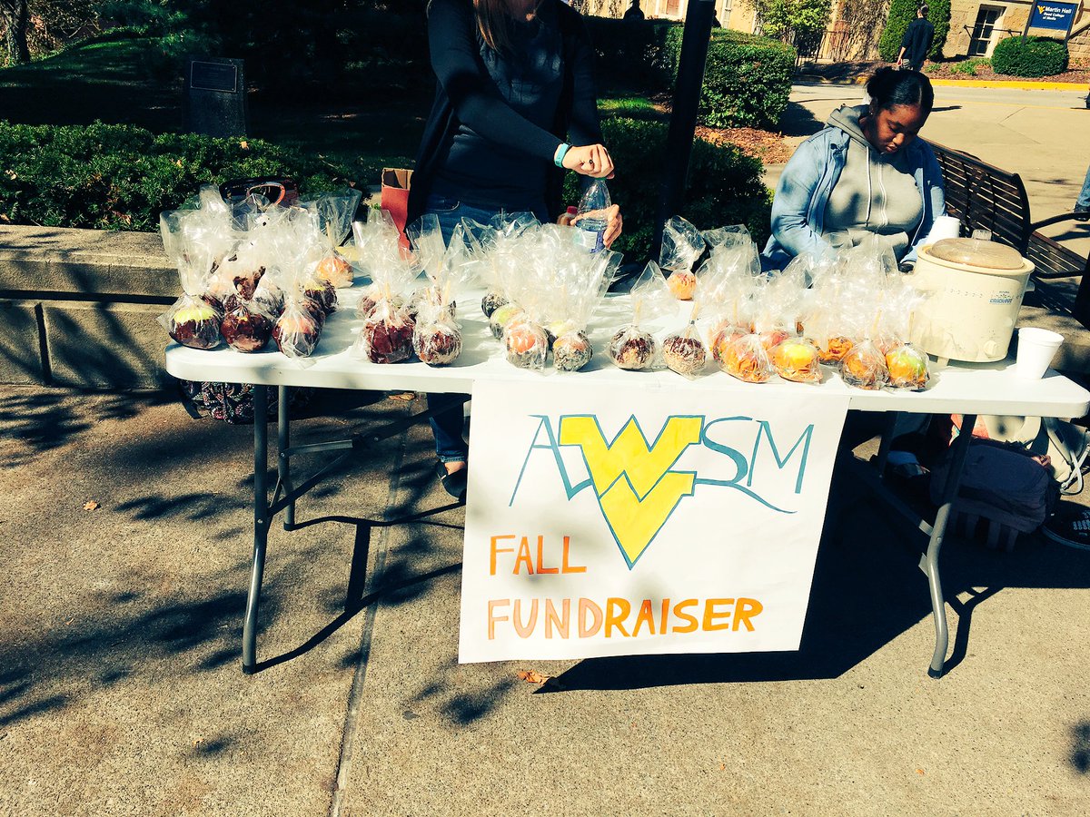 abbybriggs63's tweet photo. Come get caramel apples and hot apple cider to support @wvu_awsm !! #getyourfallon https://t.co/Q0yuX0Y87i
