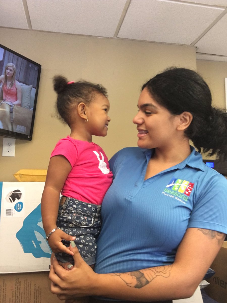 bg_spooks's tweet photo. Look who came to visit her momma at work 💖💖💖 #doublessuck https://t.co/Rj8vNNB9He