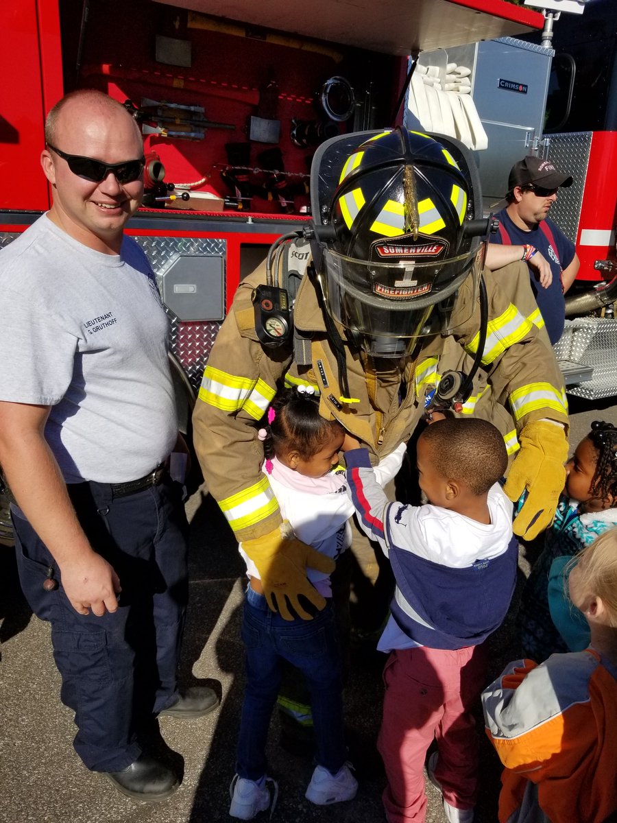 JoniRoni01's tweet photo. We had so much fun at Careers on Wheels this morning. #MrsMegan #MrsJoni @BCESMustangCity https://t.co/AWQrZOyyjR