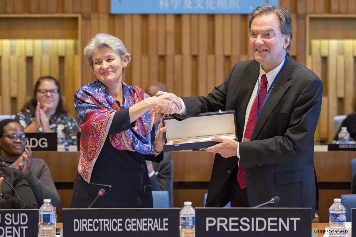 UnescoExBChair's tweet photo. J'ai clôturé la #202EX session du Conseil exécutif de #UNESCO, la dernière avant la Conférence générale #39GC. https://t.co/Vu6AaLM2jy