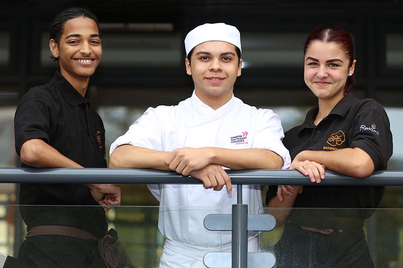 LSEColleges's tweet photo. Students discover a recipe for success at the London South East Colleges’ @BR6Restaurant @BR6Bakehouse - Read more: https://t.co/DoTUBlYJ9S https://t.co/hT5nY1zTH7