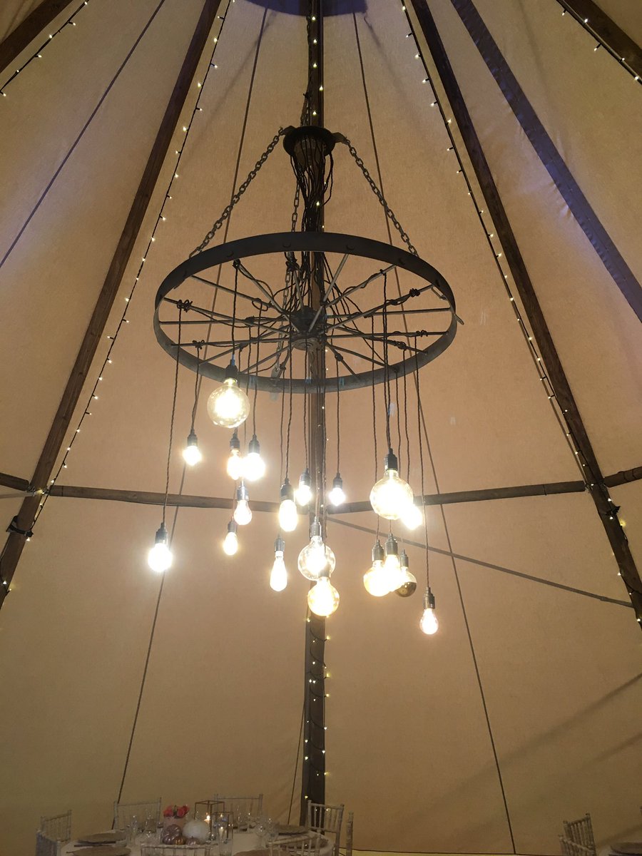 EclipseMarquees's tweet photo. A great day at the @TheShowmansShow some ideas to keep the boys busy over the winter and maybe even a new marquee 😃 https://t.co/2nAuI6QllN