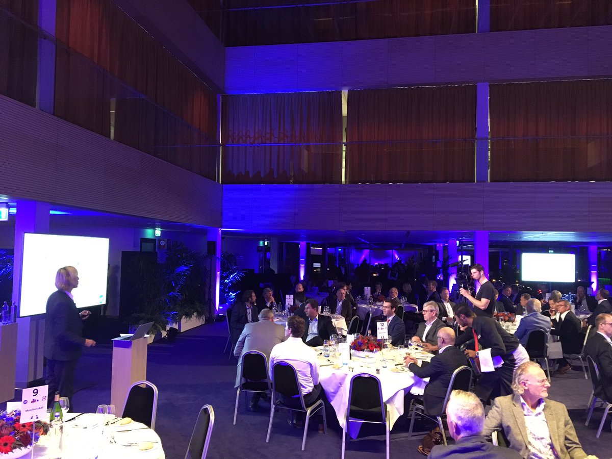 De vooravond van de <a href="/mobiliteitsRAI/">MobiliteitsRAI</a> is het decor van het Captainsdinner van <a href="/RAIVereniging/">RAI Vereniging</a> <a href="/TLNnieuws/">Transport en Logistiek Nederland</a> <a href="/tipeurope/">TIP Trailer Services</a> <a href="/RAI_Amsterdam/">RAI Amsterdam</a>