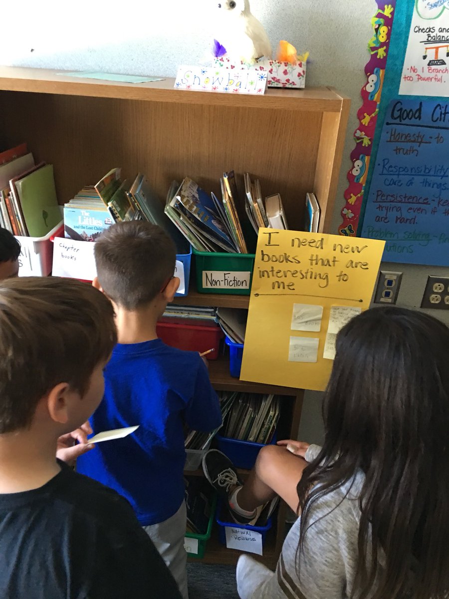 simo_mrs's tweet photo. Shopping for strategies to help us with reading challenges 📚 https://t.co/wGSvnQWClq