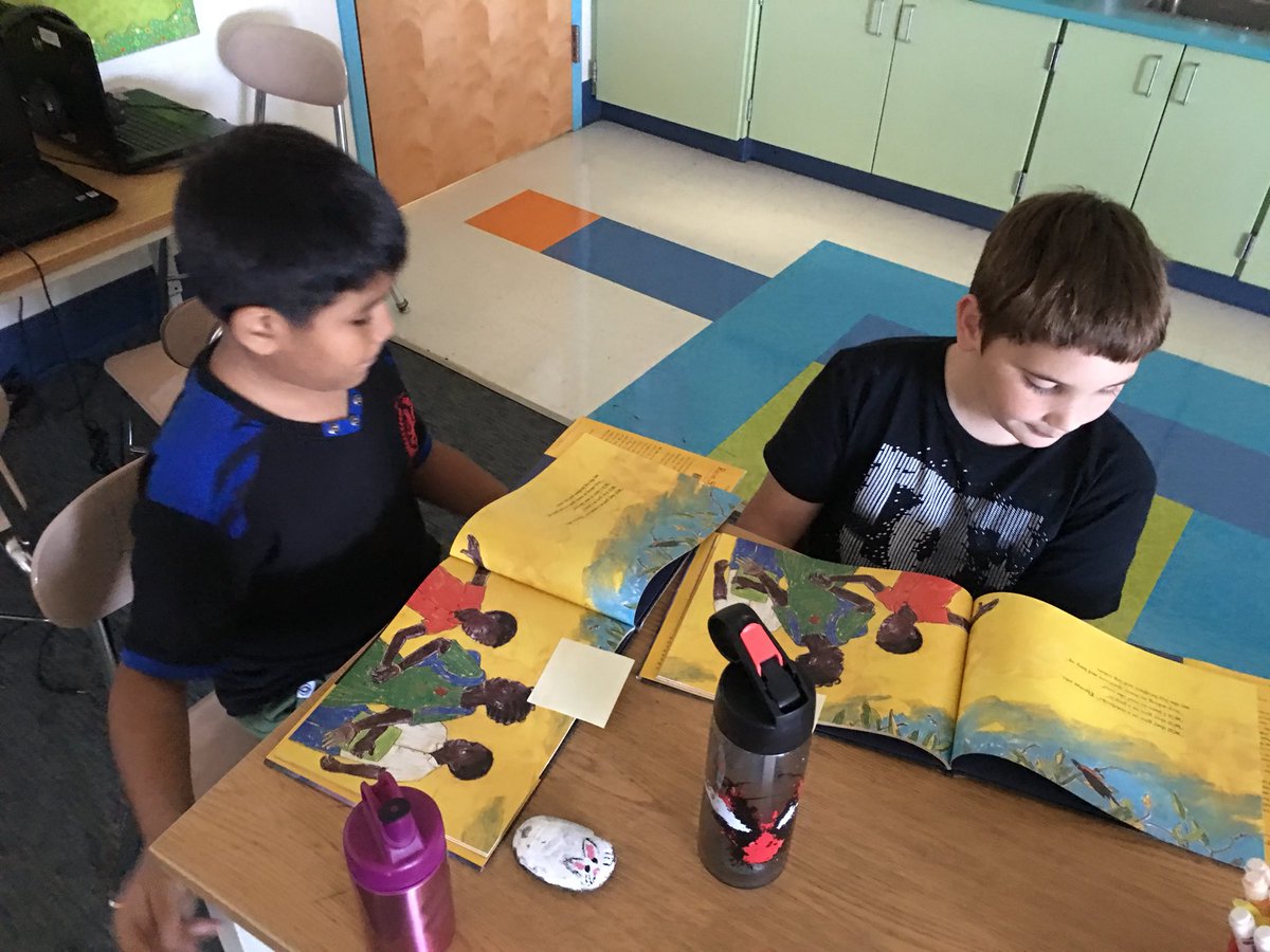 simo_mrs's tweet photo. Practicing fluency with partners! 📚 https://t.co/YIs2tZbhFT