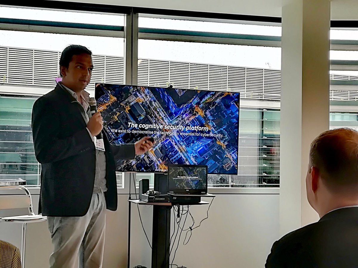 TechTourHQ's tweet photo. .@redsift @R3Coms @connecterra &amp; @ixaris presenting at #DTSL17 https://t.co/C4t60Vy5Zd