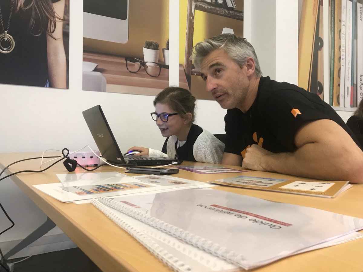 MarcFeau's tweet photo. Live #Montpellier concentration A l’occasion de la #codeEU De #Superscodeurs @OrangeOccitanie @orange https://t.co/JbvSqKkSMV