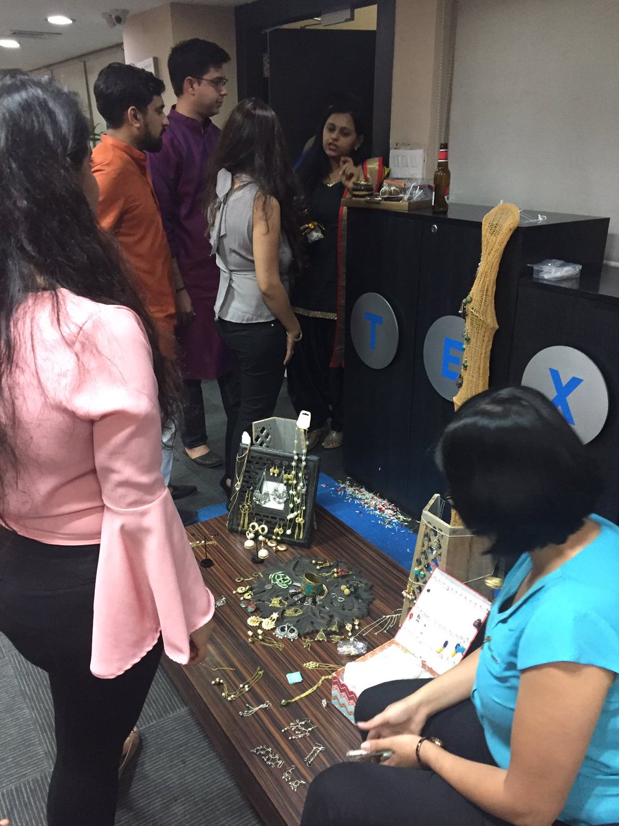 LittleHornOk's tweet photo. Huge rush at @swatiguwalani 's #themotleycollection at #textdiwali @Text100India . https://t.co/mdQCE2ppOb