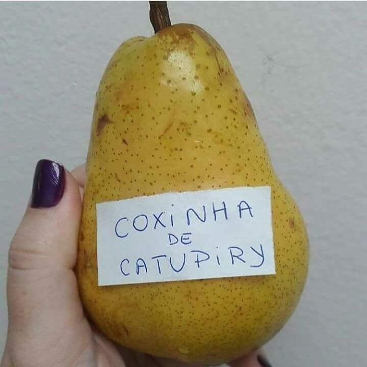 #DecepçãoMesmoÉ ter pouco Catupiry nessa coxinha tão linda!🤕