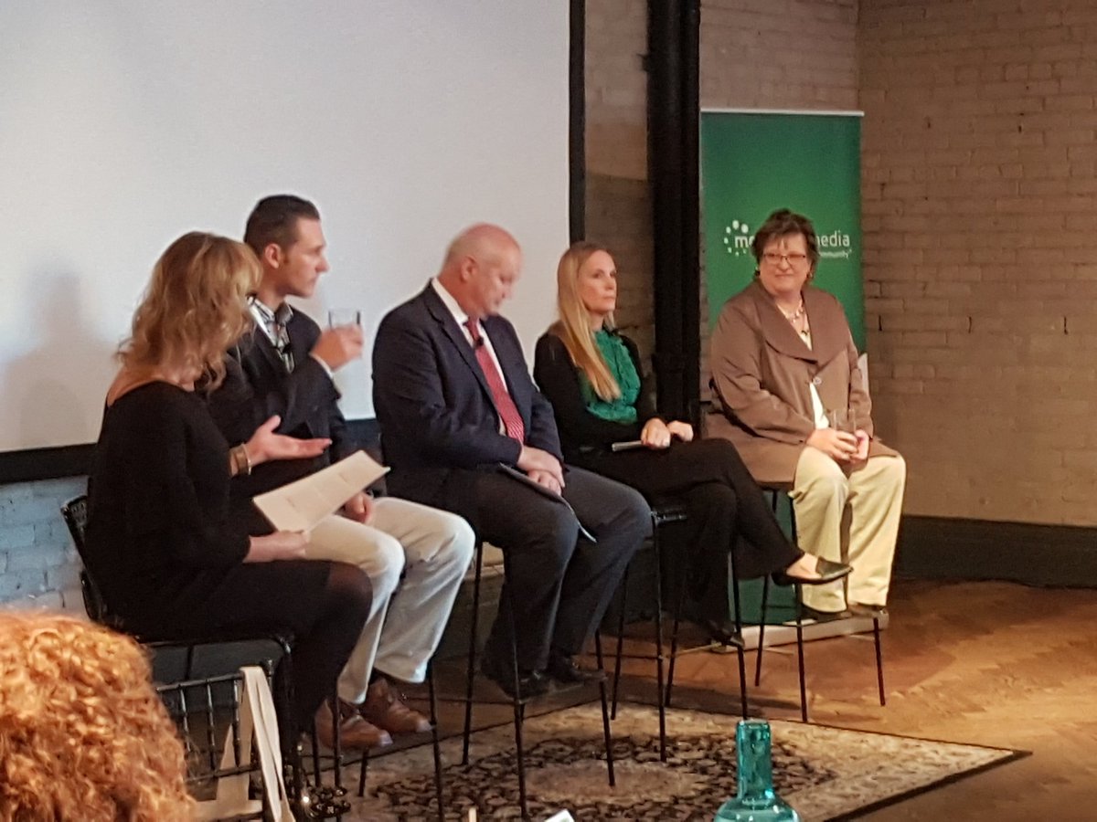 MetrolandMedia's tweet photo. Our panel of retail experts now sharing their experiences on the evolution of flyers -- &amp;how print and digital work together. #PathToSavings https://t.co/ygui0giRTA