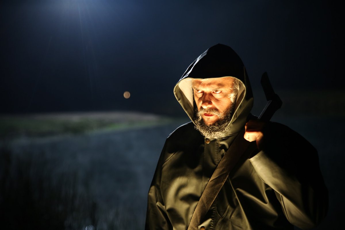 Göl kenarında, park halindeki lüks bir araç içinde iki kadın cesedi bulunur. Maceranın devamı 20.00'da Çember: Kurtar Beni ile Star'da 😉