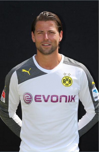 btsvolker's tweet photo. Nach Kritik an #Bürki: @BVB beruft 12jähriges Torwarttalent #Weidenfeller in Kader. Nachwuchschef Ricken: "Ihm gehört die Zukunft." #apnbvb https://t.co/DJIdZX4pms