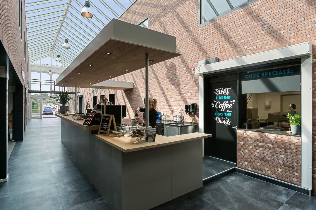 clubcaas's tweet photo. Op bezoek bij onze hosts Zakenstation HHW💛 Ontmoet ze 1-11🛒tijdens gratis event v groei (web)winkels &amp; winkelstraten https://t.co/4Bl64Vzp3J https://t.co/ZCBUlq5nCo