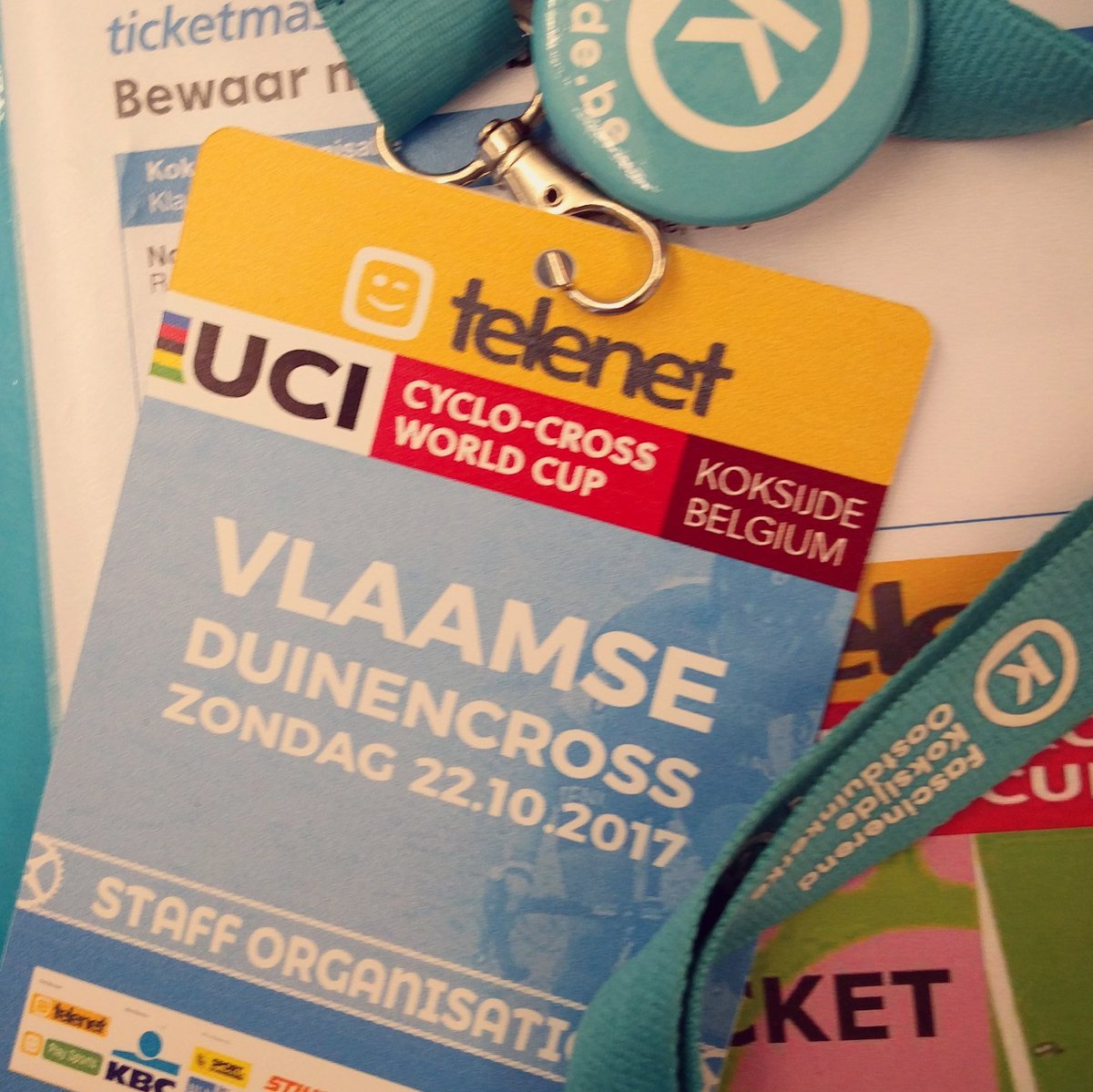 MarieGodderis's tweet photo. Laatste rechte lijn naar de #WBcyclocross in #Koksijde. #perscentrum #gogogo https://t.co/pY6QkWyjXe