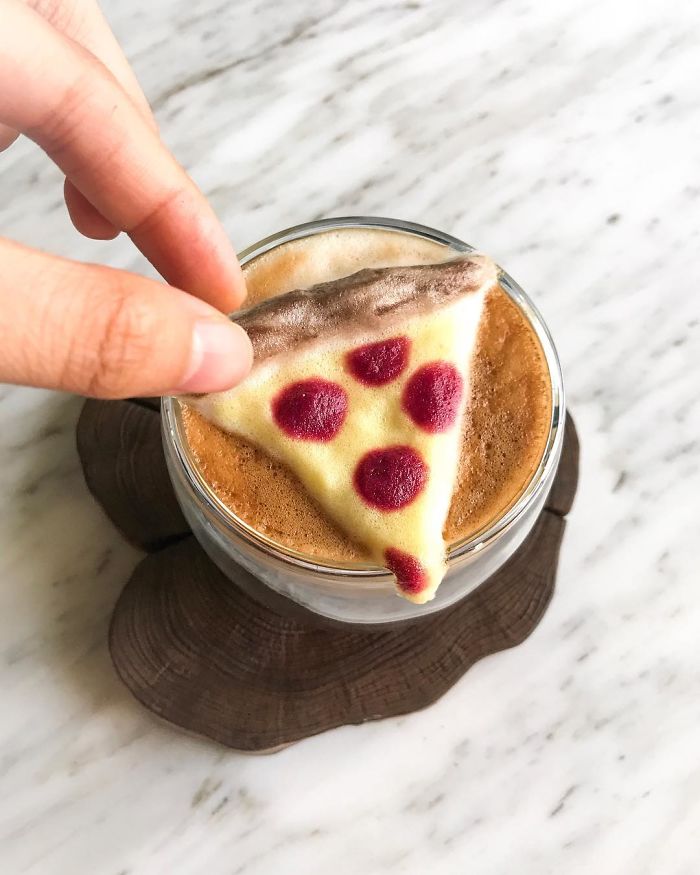 ResonateVoices's tweet photo. Self-Taught Singaporean 17-Year-Old Whips Up Adorable 3D Latte Art #smartart https://t.co/oVYzr2gBJN
