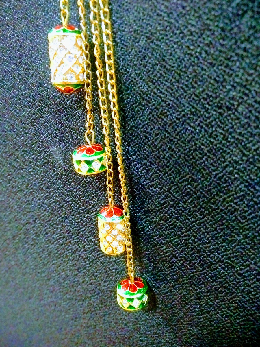 aekta09's tweet photo. Funky yet ethnic #TheMotleyCollection #Text100India #TextDiwali https://t.co/1QxBGf0B6k