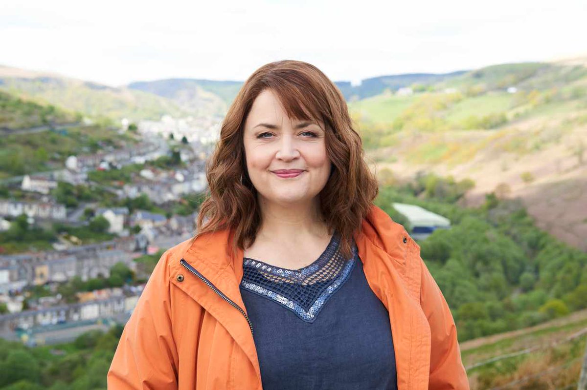 RadioTimes's tweet photo. Ruth Jones on the end of #Stella: “I shed a few tears but it’s a cracker of a finale” https://t.co/2U42EdVNpP https://t.co/IC7lb2rfbk