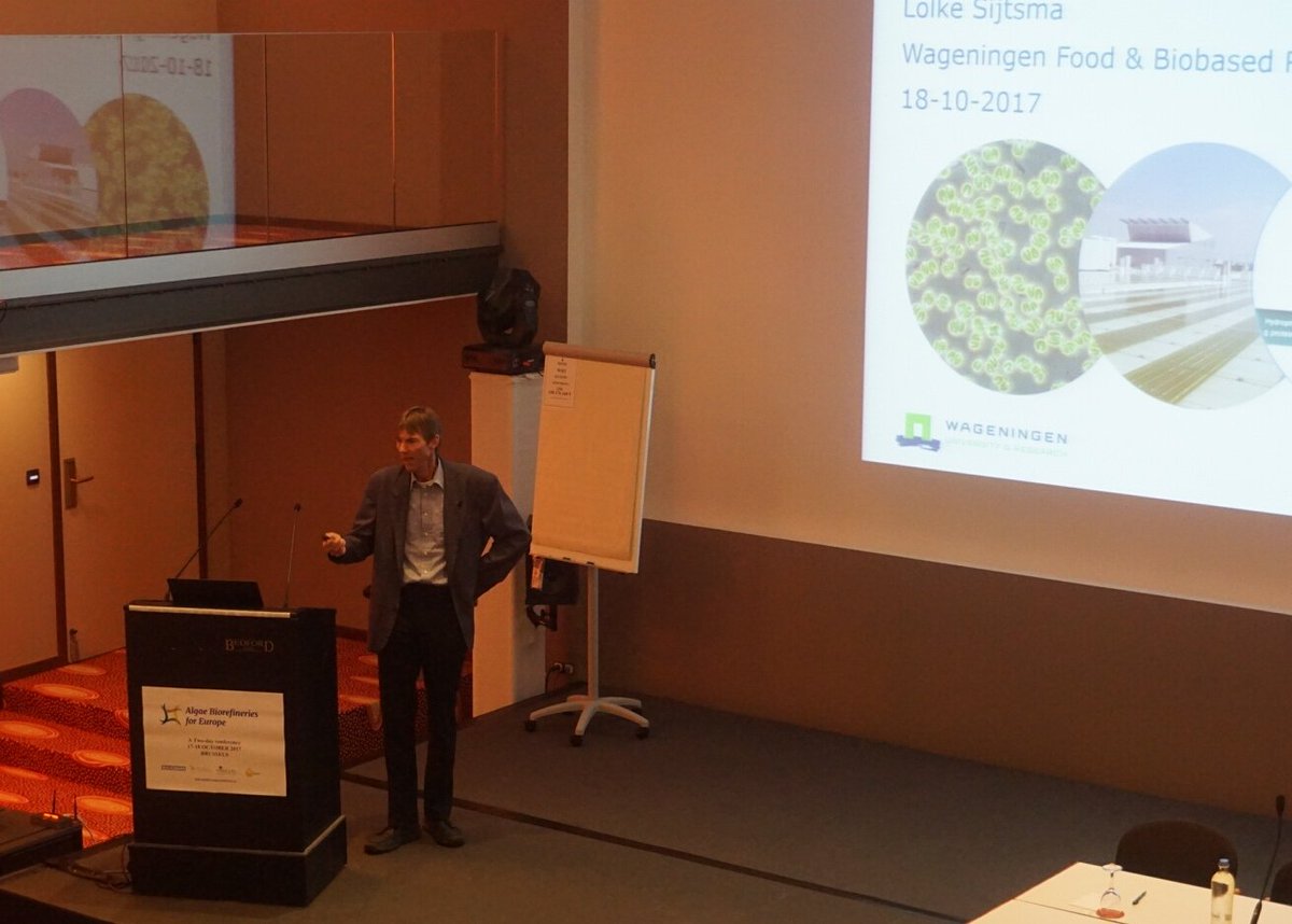 DFactoryFP7's tweet photo. Today keynote talk "Multiple #products from #algal #biomass" by Lolke Sijtsma from @miraclesproject https://t.co/cQRSYxuB0v