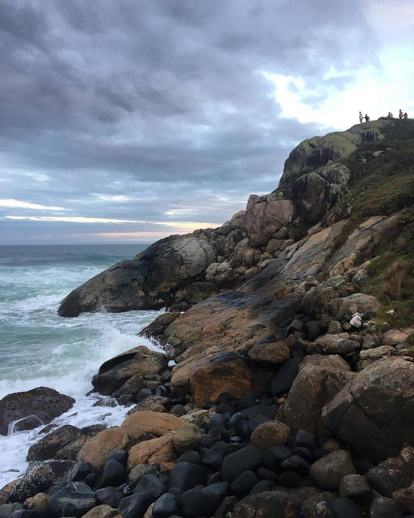cecideviaje's tweet photo. ¿No les parecen hipnotizantes los acantilados?
.
.
Ph: FS
🇧🇷✈️🌎
_________________
#CDVenFloripa #viajar #travel #travelblogger #redargtb #t… https://t.co/p0pxwe6s29