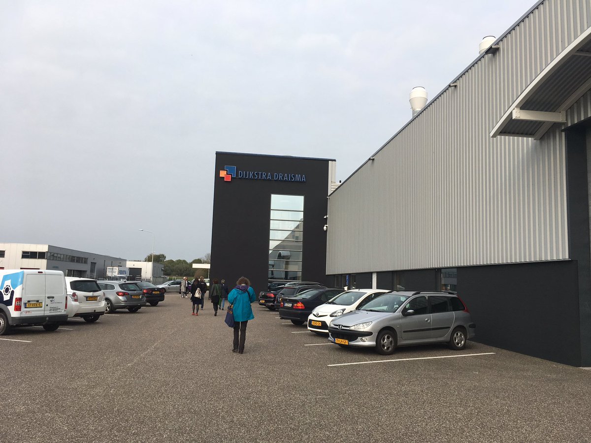 thedaheijs's tweet photo. Ik kom echt op de leukste plekken. Met bc #indischebuurt @Elkien_ naar @DijkstraDraisma #modelwoning en bezichtiging fabriek https://t.co/hgEZetGFZm