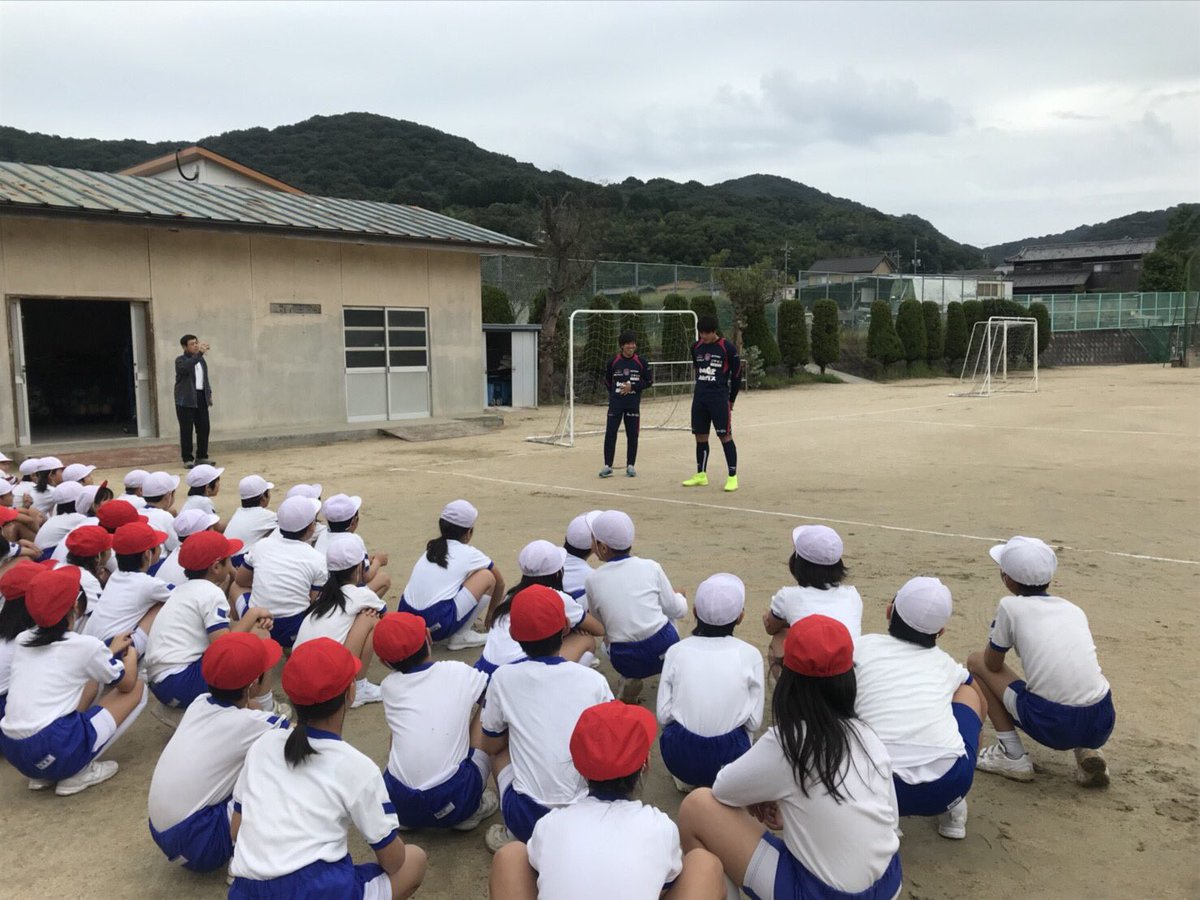 _kiwai's tweet photo. 今日は彦崎小学校を訪問してきました！
みんなとても元気で楽しかったです！ありがとうございました(^^) https://t.co/h9jn52oGka