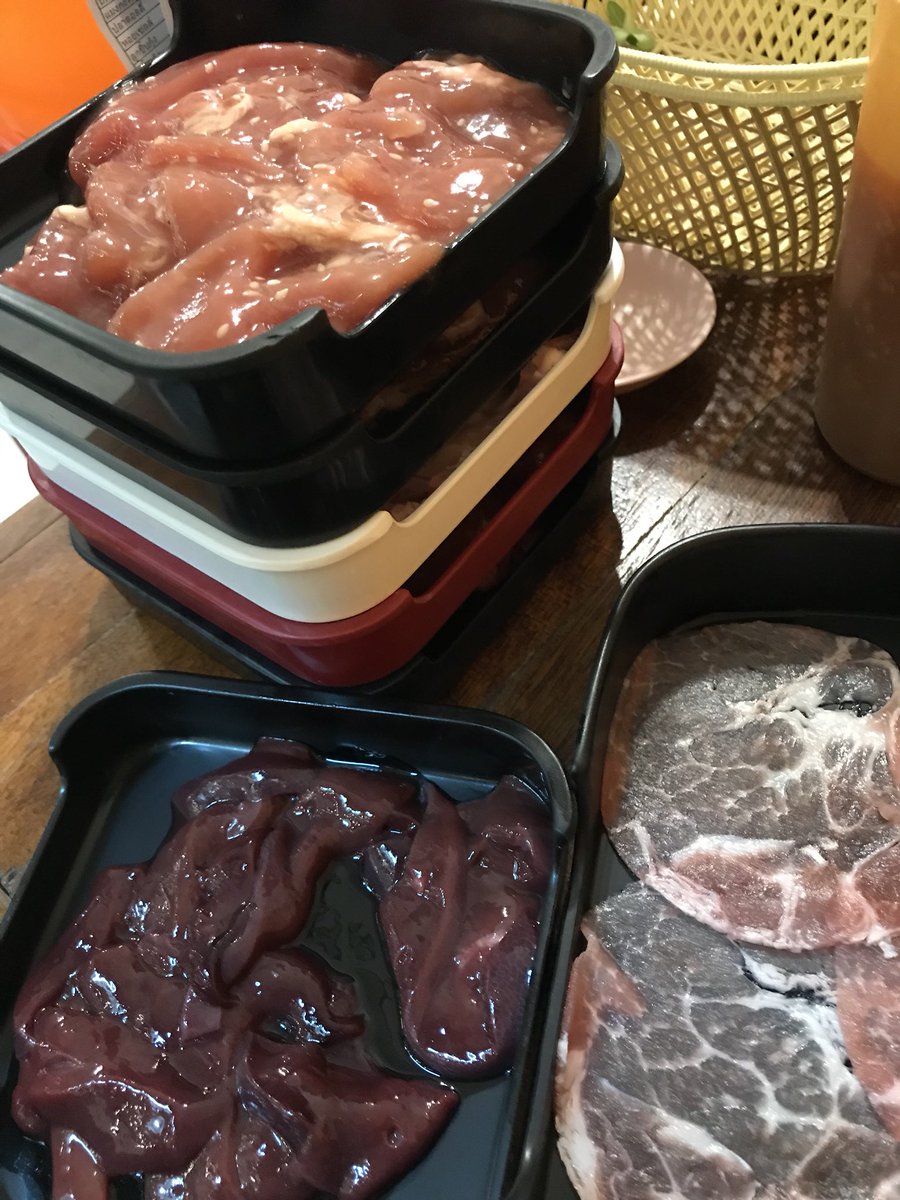 หลงผิดคิดว่าแปปเดียวเสื้อยืด ลากแตะ ก็ได้ เออลากยันมืด