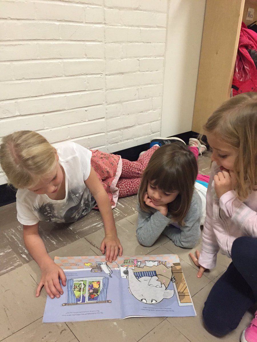 melsolnik's tweet photo. Nothing better than starting a Wednesday morning reading with our buddies! @tdsb @orioleparkjps #welovereading #rolemodelsinaction https://t.co/Z8dIxMppTP