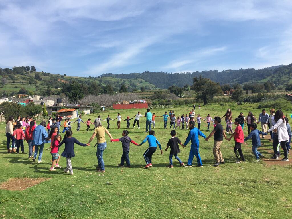 terapiadejuego's tweet image. Intensos días de trabajo en México, realizando acompañamientos a niños y familias post terremoto