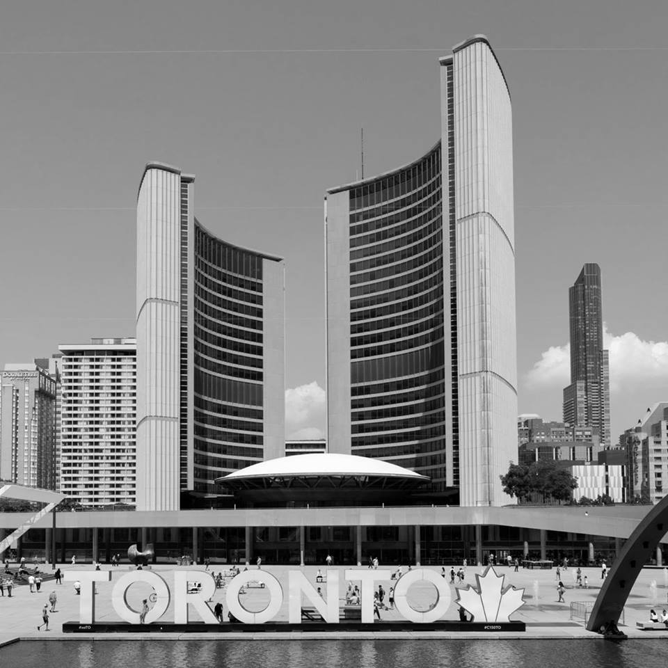 cityoftoronto's tweet photo. Toronto Sign shines red &amp; white today and will be dimmed at 11 pm in memory of Canadian icon Gord Downie #TheTragicallyHip https://t.co/MPHIQYlGgW