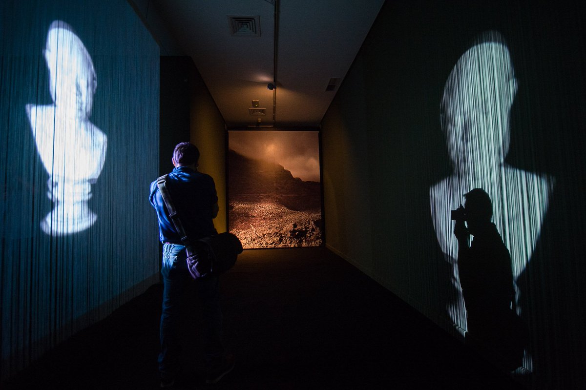 CAAMGranCanaria's tweet photo. Imágenes de la presentación a los medios de la exposición de #TeresaCorrea que inauguramos este jueves 📸https://t.co/kDHLKNgsOW #fotografía https://t.co/2jf2YCuLjQ