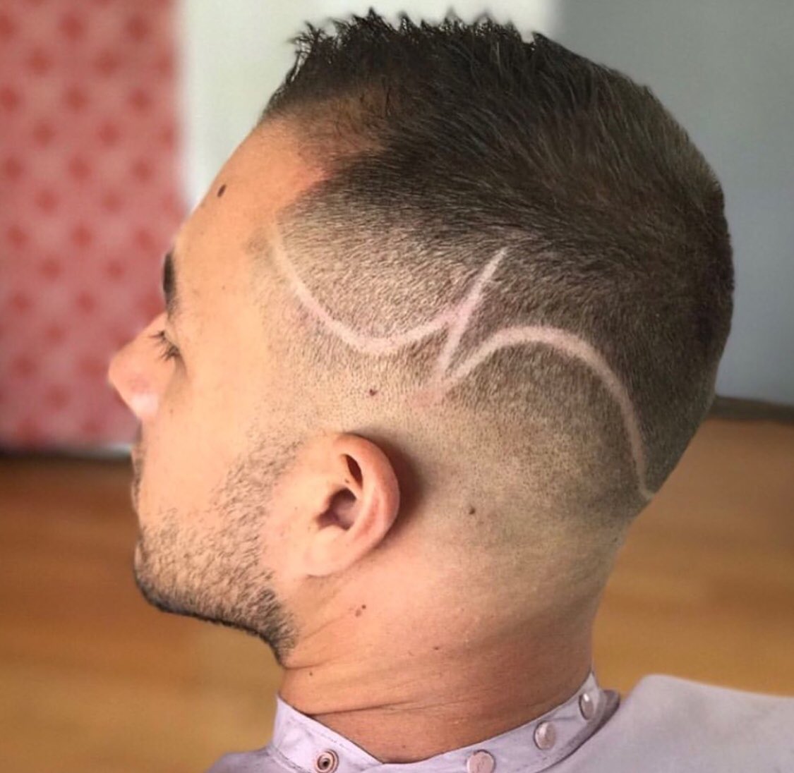 BrianCdm4's tweet photo. barberShop #Estilista https://t.co/n21wl3qNHr