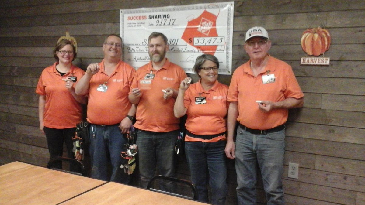 bunkieomet's tweet photo. 3801 pledging to make safty our first priority. https://t.co/oZMsHKswe2