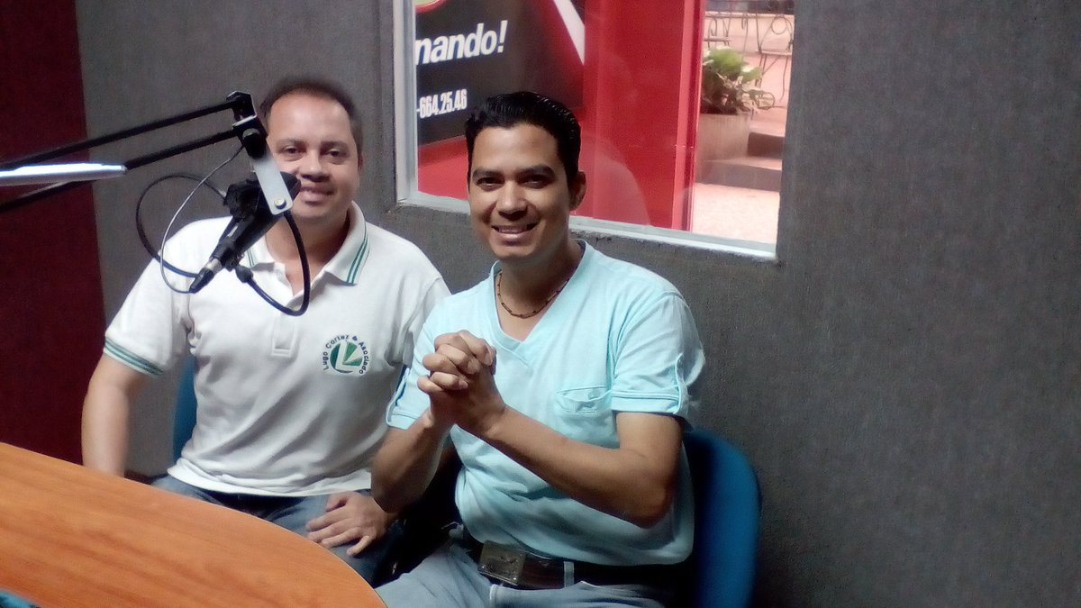 oficialccpp's tweet photo. #YaActivos por #Kalor101.9 || #IFestivalLaVozDelContador2017 || #GiraDeMedios || Lcdo. Milton Lugo https://t.co/7TCAejAXsb