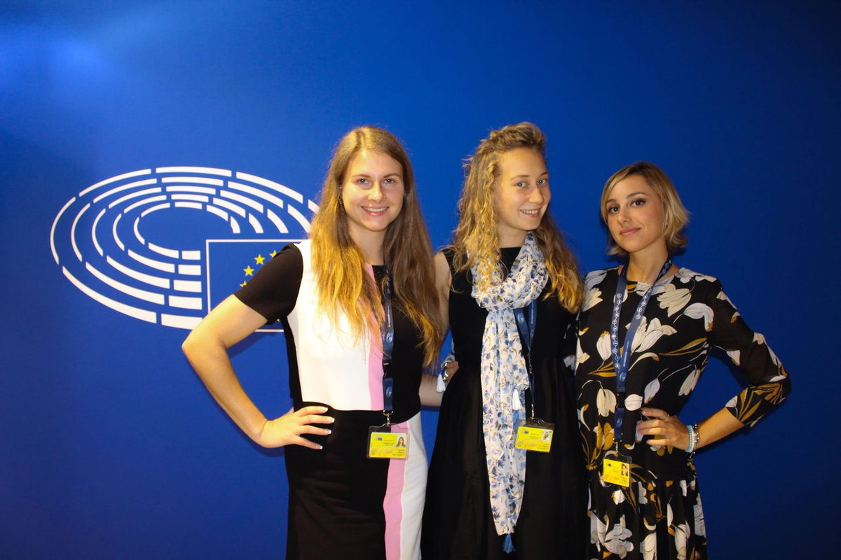 a_kiskyte's tweet photo. So happy I had a chance to work and discuss #mediachallenges in #EU countries with these ladies at the #EYMD! https://t.co/xSXQCFZMkw