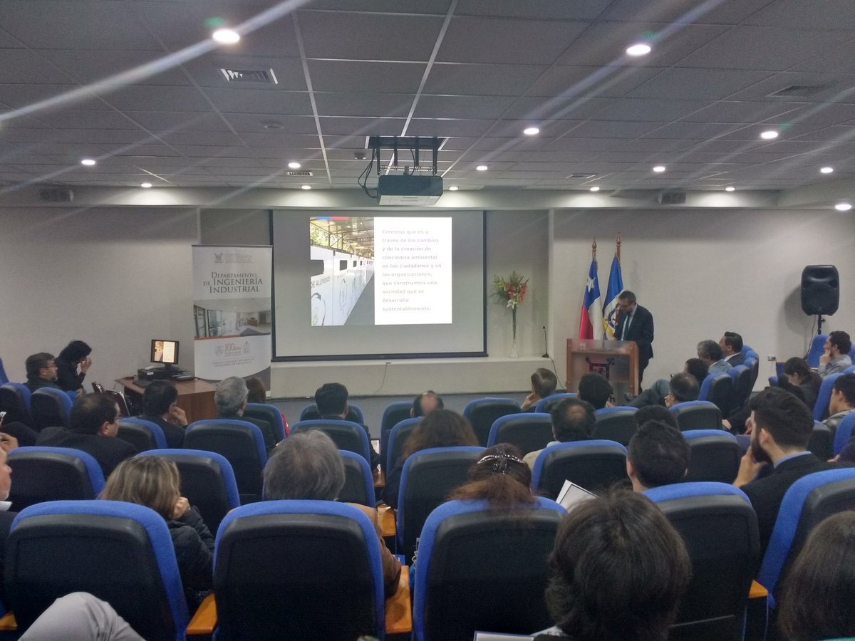 UsachIngenieria's tweet photo. La ingeniería puede aportar en #innovación en envases. Los envases de yogur, por ejemplo, se van directo al relleno sanitario #SmartCity https://t.co/RsSR17sAPa