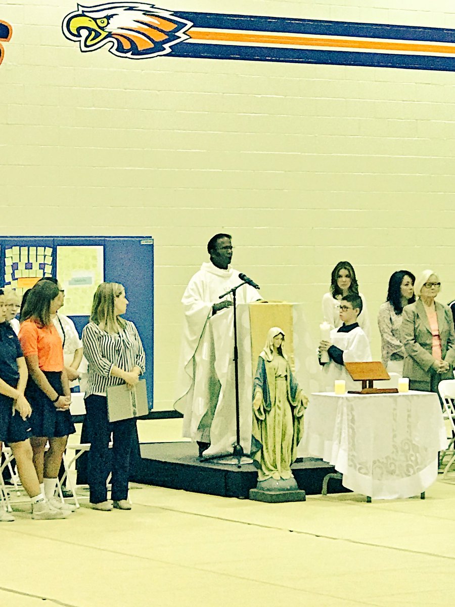 CampusMinNadeMS's tweet photo. The Respect Life Mass on Monday at Chaminade Middle School started the week with a spirit of love and compassion. #bettertogether https://t.co/l5XXcxV4xt