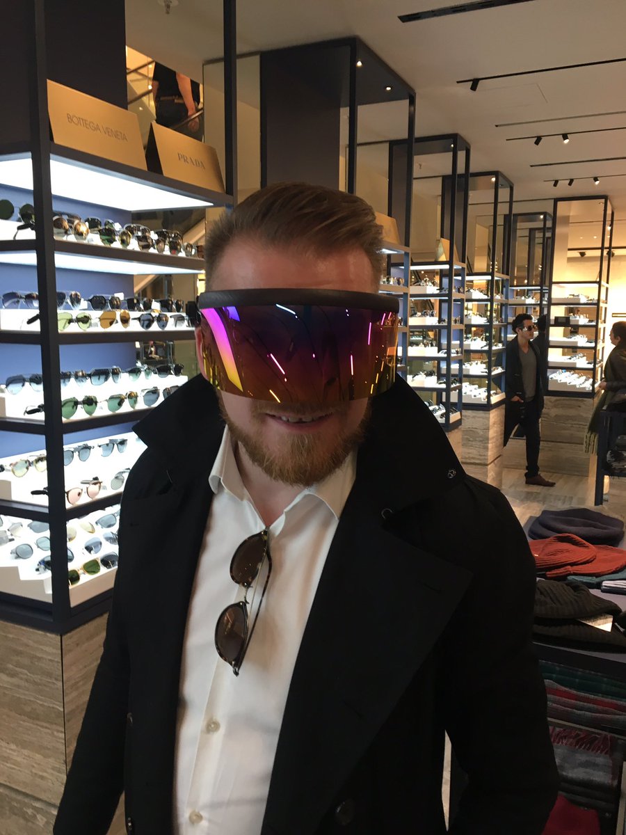 WarronBarrett's tweet photo. #KaDeWe looking great today!! #WheresWarron #Berlin #EuropeanOperations https://t.co/nYS8mD2FUA