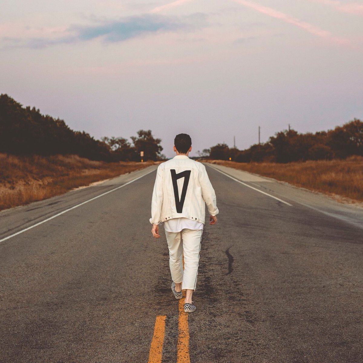 lauv tweet media