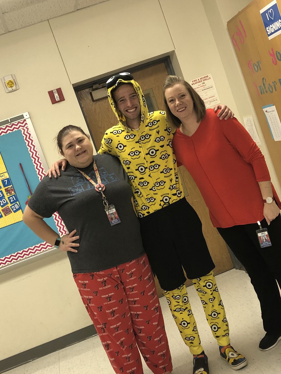 deafedteach's tweet photo. Pajama day awesomeness @IronsCougars https://t.co/JlINttaTBw