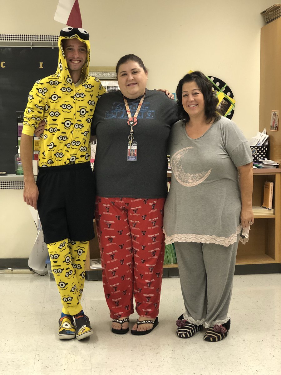 deafedteach's tweet photo. Pajama day awesomeness @IronsCougars https://t.co/JlINttaTBw
