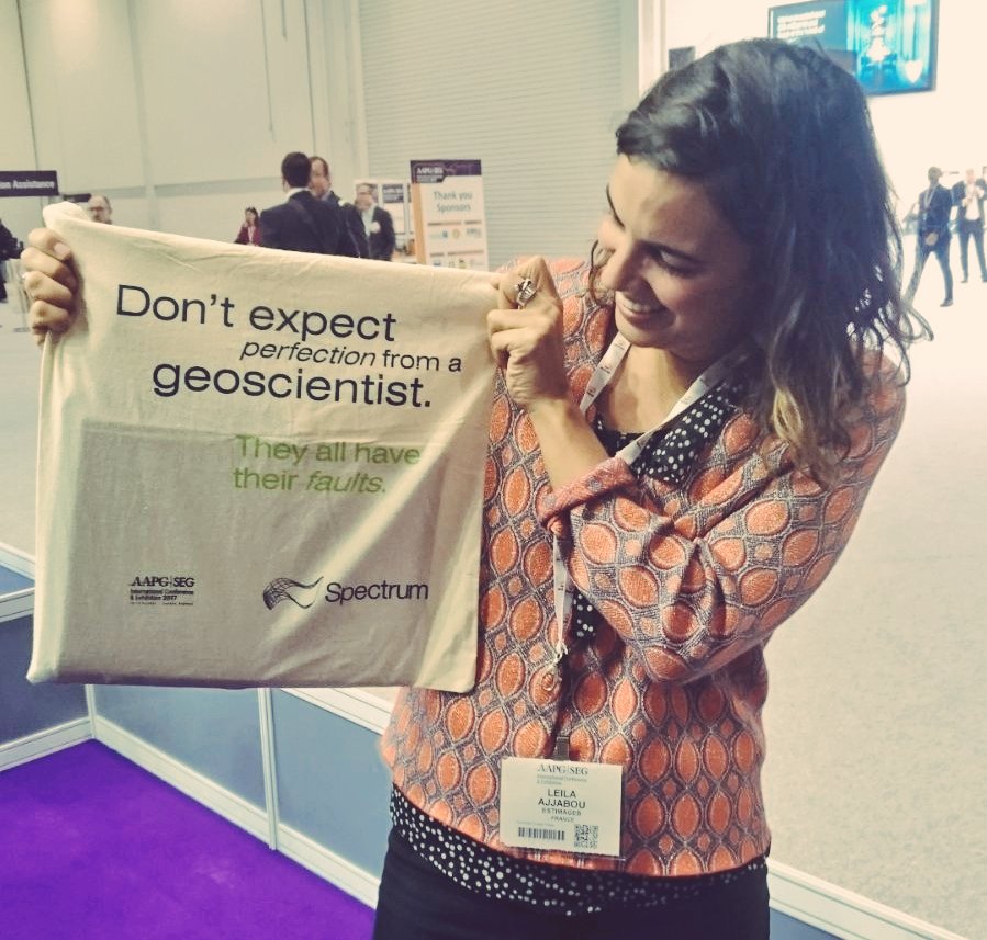 ESTIMAGES tweet media